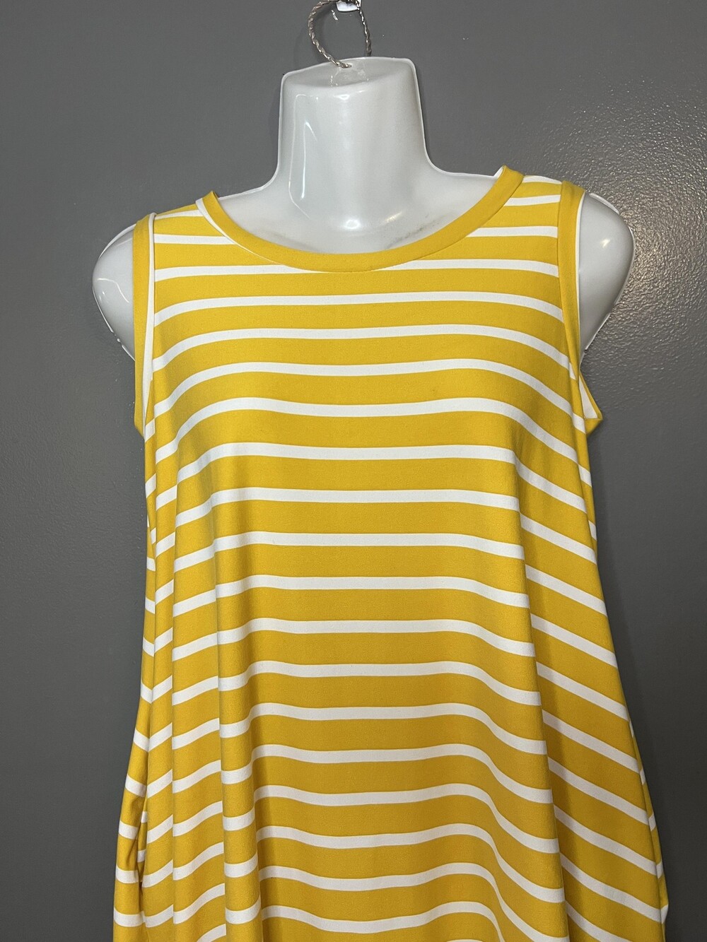 Try! This Dress Womens Medium Yellow White Stripe Sleeveless Swing Tank Casual